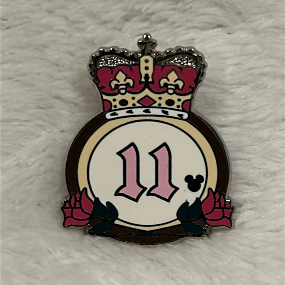 Walt Disney World 2011 Hidden Mickey Pin Rose and Crown